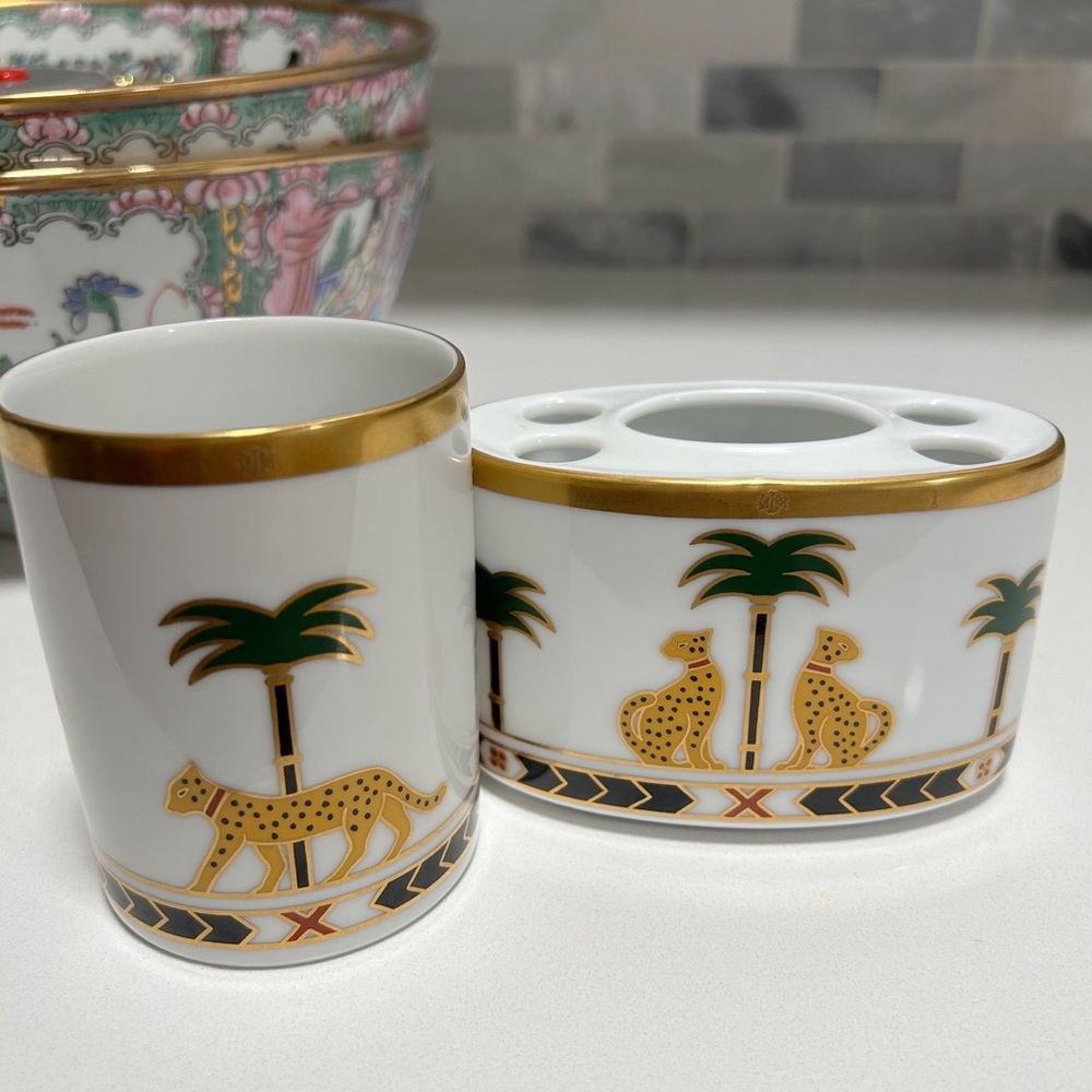 Fine China, Casablanca by CHRISTIAN DIOR Tooth brush + make up brush holder.
